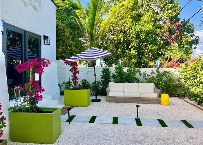 Serendipity Villa -3 Bedroom 2 Baths-Modern!