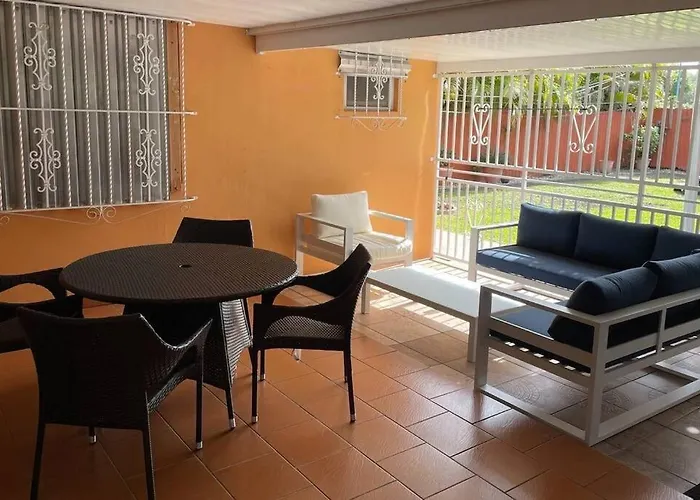 Modern 3-Bedroom W/ Backyard