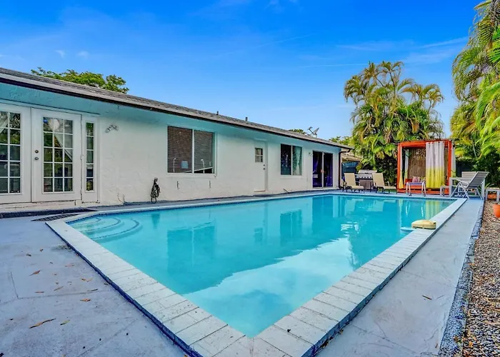Stunning 5Br Villa W Luxe Cabana & Heated Pool