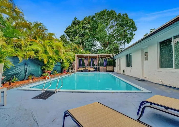 Stunning 5Br Villa W Luxe Cabana & Heated Pool