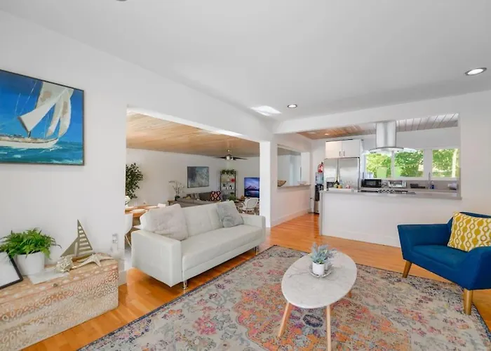 Stunning House With Pool At Coral Gables Miami
