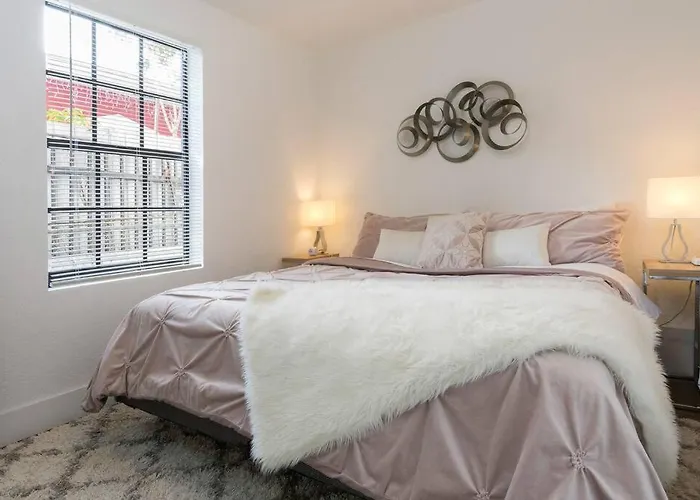 Lovely Apartment Near Brickell 1