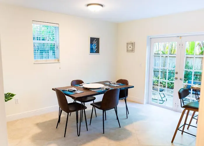 Coconut Grove Hidden Sanctuary Townhouse
