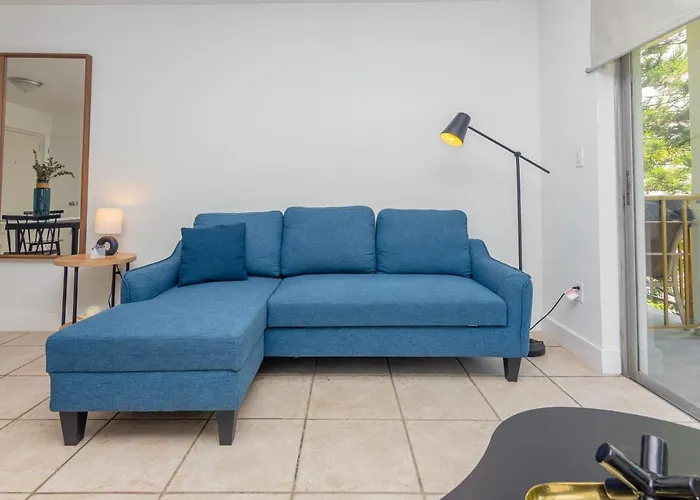 One Bedroom Apartment - With Parking & Balcony - Heart Of Wynwood