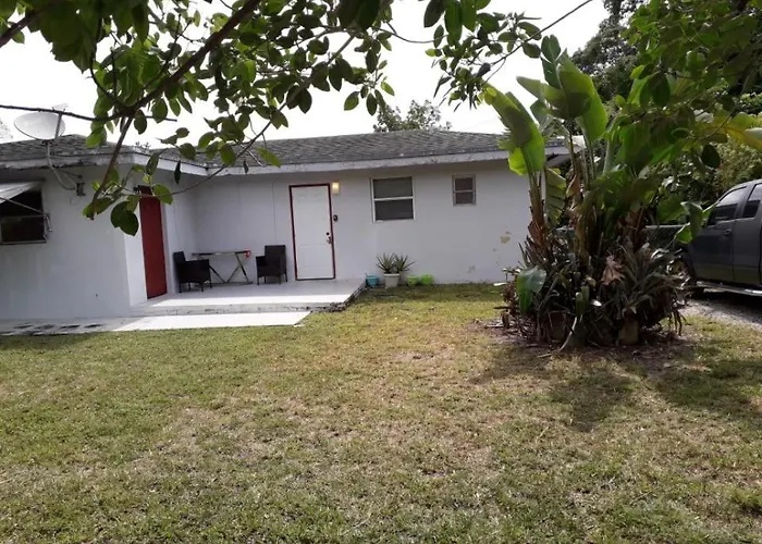 Haustierfreundliches Roomy Comfortable Suite Golden Glades