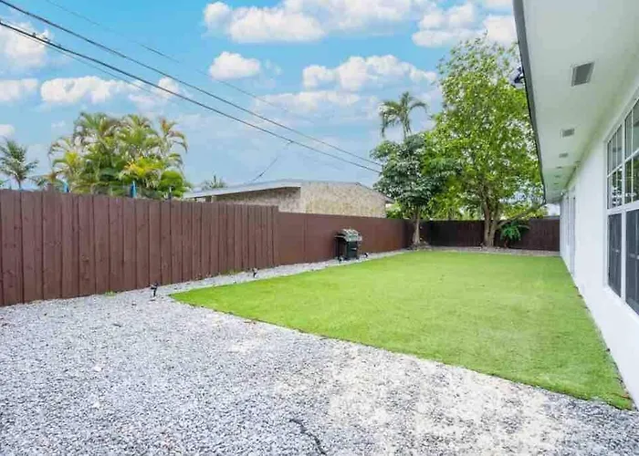House 4Br 7Beds Petfriendly Close To The Airport