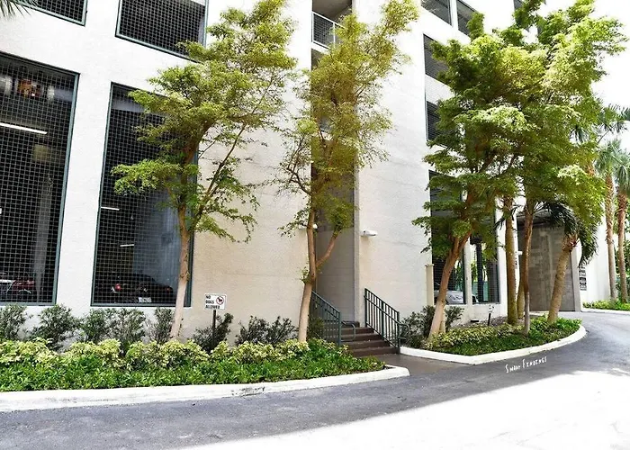 Relaxing Condo Hotel In The Grove, Free Parking Miami que aceita animais de estimação