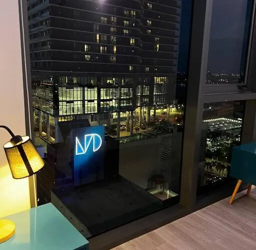 Spacious And Luxurious Apartment In Downtown Miami