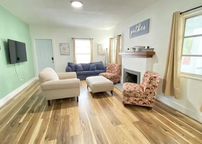 Heart Of Miami Sleeps 10 Near Little Havana Beaches