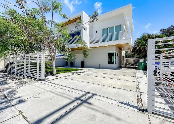 Huisdiervriedelijke Coral Gables Home Lcoral Gables Home Located In The Heart Of Miami