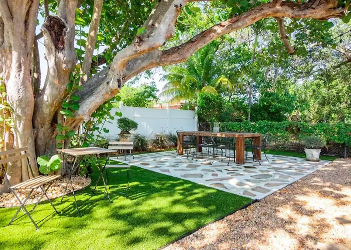 Huisdiervriedelijke Vintage Minimal Design House In The Design District Villa Miami