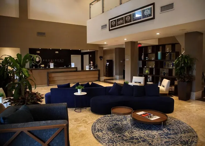Upscale Resort Villa In The Heart Of Miami