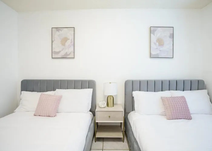 Modern 2 Bedroom In The Heart Of Wynwood Art District Miami