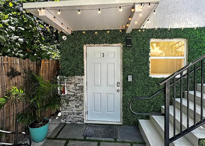 Vacay Spot Wynwood Artful Oasis 2 Bbqs Patio Vibes, Prime Loc! 6 Blocks Away From Bars, Nite Clubs, Res, Shops