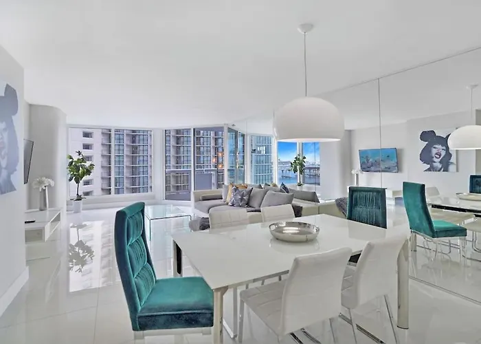 Life Is Gucci! Gorgeous Water Views Miami Condo!