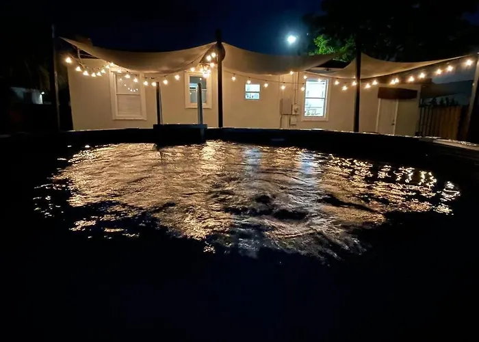 Coral Gables Home With Pool Near Airport. King Beds Miami