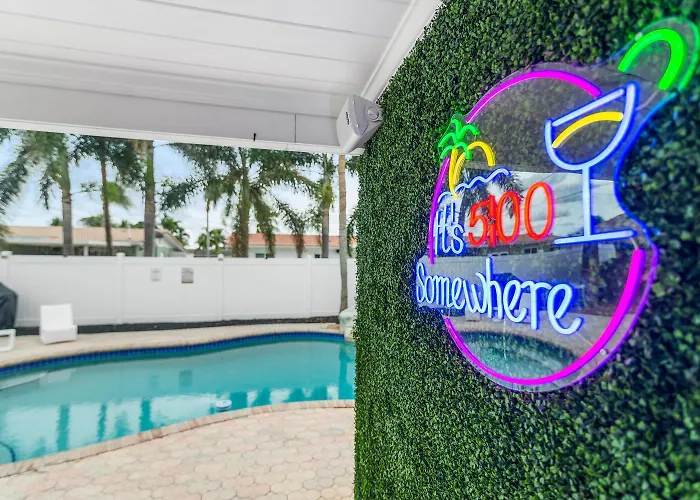 Beachside Luxe Pool Bbq Spa