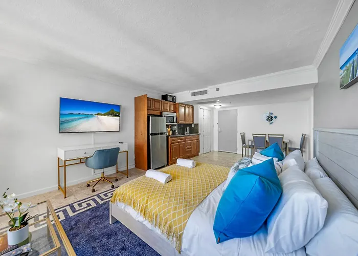 Lovely 1-Bedroom Condo