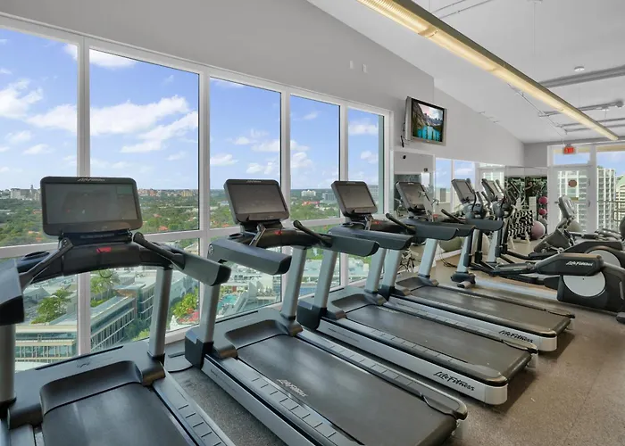 Beautiful Blue & Gold Studio With Ocean View Miami