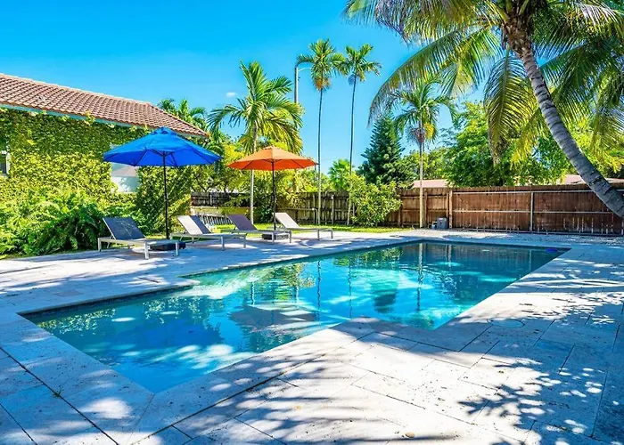 3 Bedrooms Miami Home With Pool And Summer Kitchen