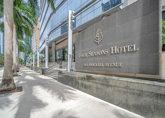 2 Bedroom Or King Studio Suites Four Seasons Hotel Miami Free Wi-Fi & Free Parking