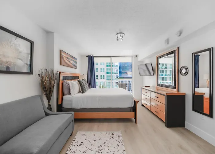 Spectacular Apartment In Heart Of Brickell