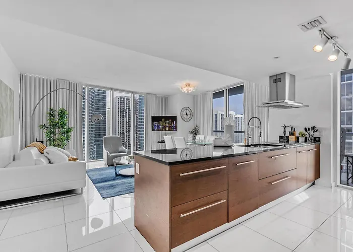 Luxurious Condo At Icon With Views