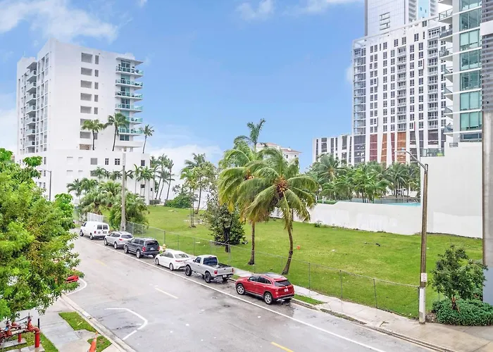 Pet friendly Lovely Unit Mins From Wynwood With Free Parking Miami
