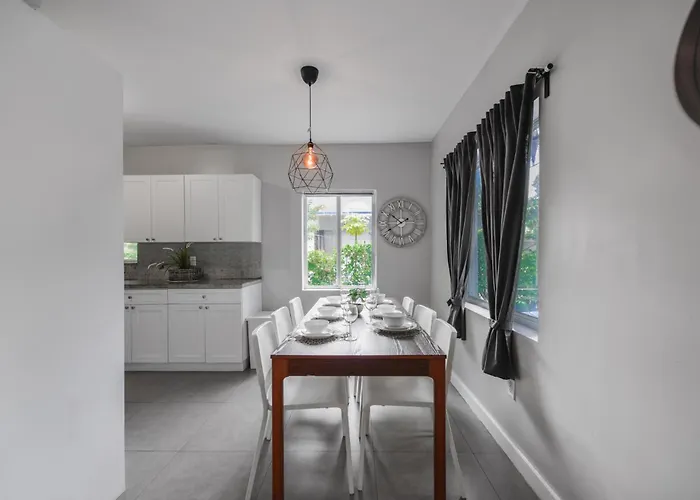 Private Awesome Duplex On The East Side Of Miami Villa