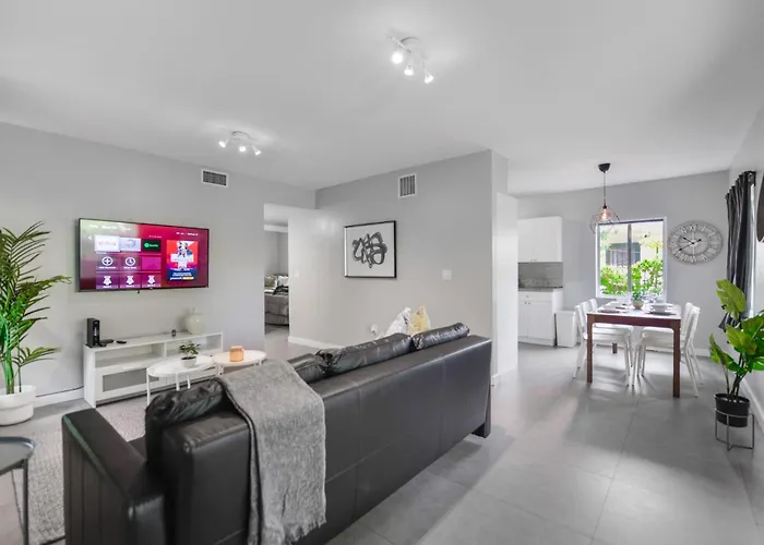 Private Awesome Duplex On The East Side Of Miami Villa