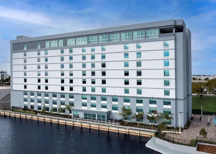 Home2 Suites By Hilton Miami Airport South Blue Lagoon