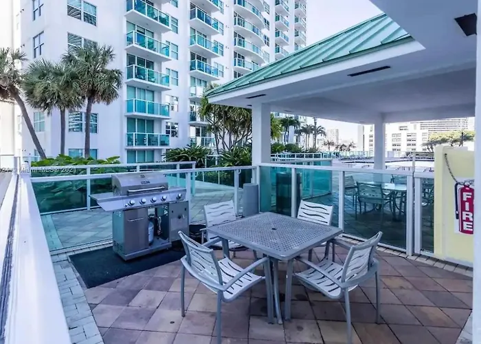 Pet friendly Beautiful Brickell Loft Apartment Miami