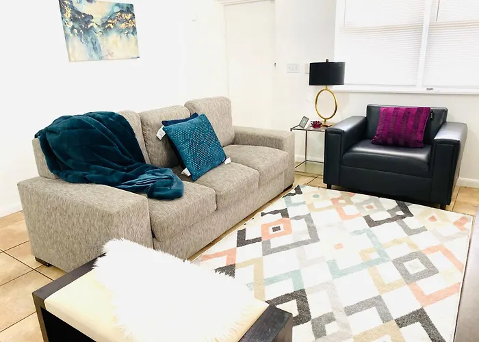 Xanadu 10 Mins To South Beach! 3 Bedroom Miami Villa