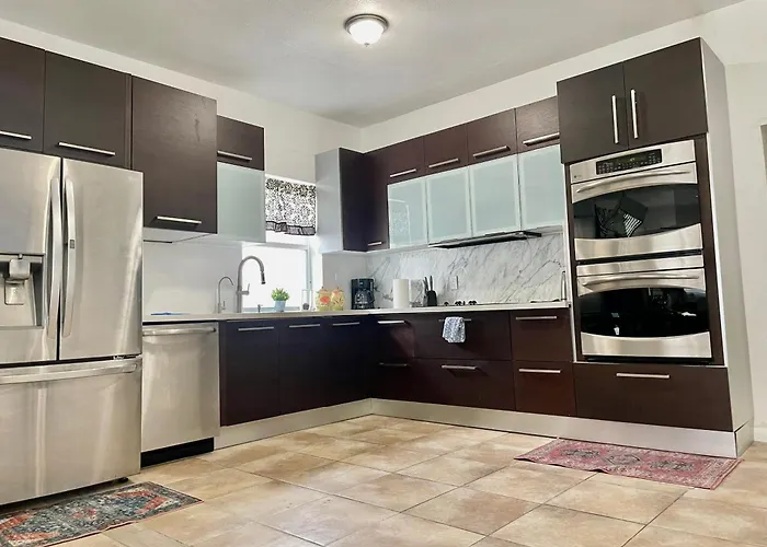 Xanadu 10 Mins To South Beach! 3 Bedroom Miami Villa