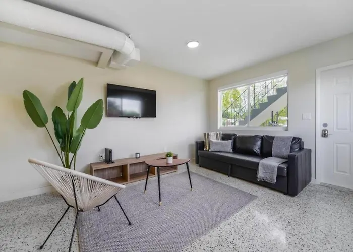 Beautiful 2 Bedroom Residence Close To Miami Beach 4