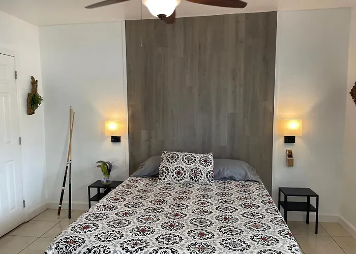 Pet friendly Cozy Studio Near Coconut Grove Miami