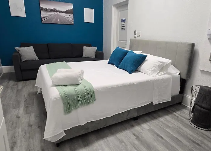 Cozy Private Room South Miami Heights