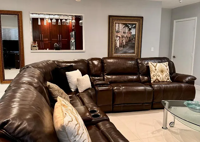 Modern Miami Oversized 3 Bedroom In Central Location