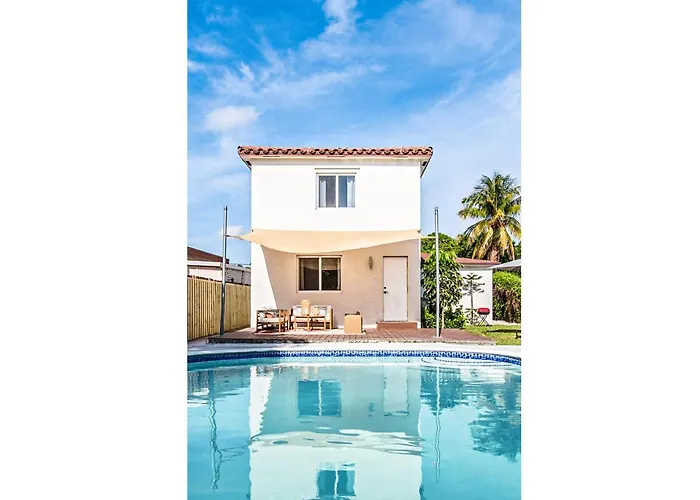 Luxury Redefined 6Br Poolside Villa With King Bed