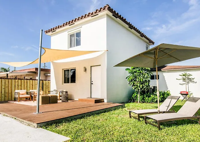 Luxury Redefined 6Br Poolside Villa With King Bed