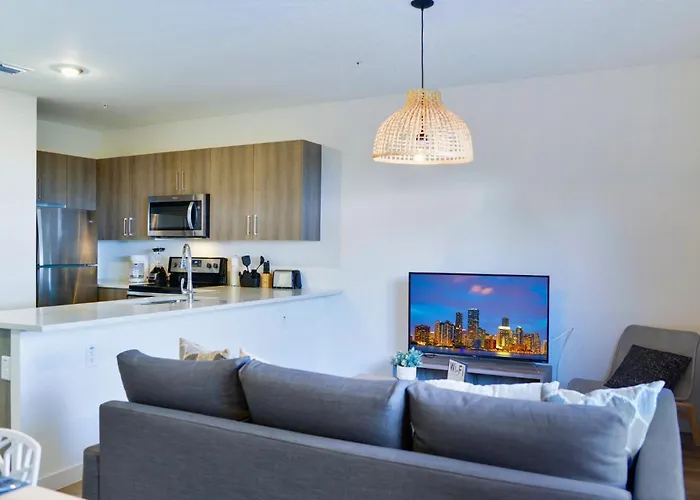 Relax And Enjoy Of Miami In This Cozy Duplex