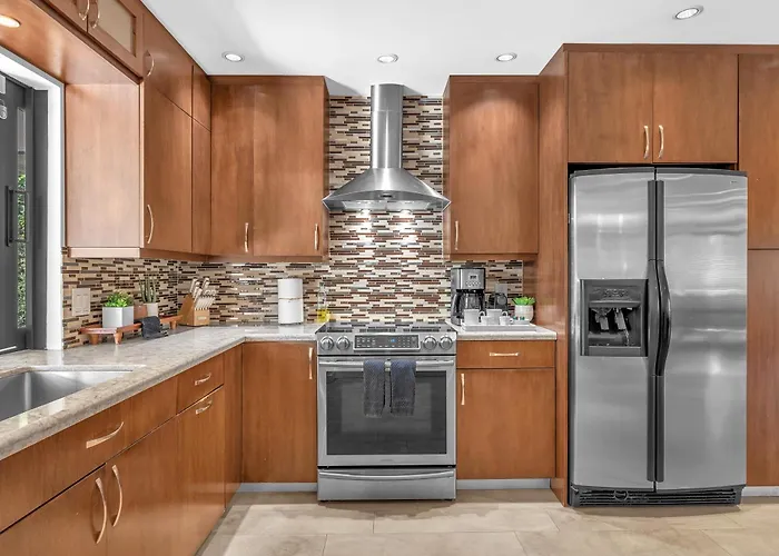 Family Beach Home With Home Theater & Heated Pool!