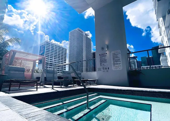 Sky-High 1 Bedroom Downtown Miami'S Heart - Pool & Gym