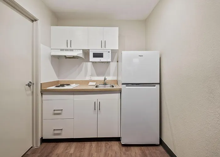 Extended Stay America Suites - Miami - Airport - Blue Lagoon
