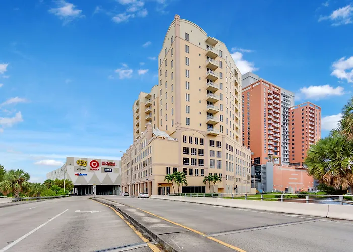 Towers Of Dadeland By Miami Vacations