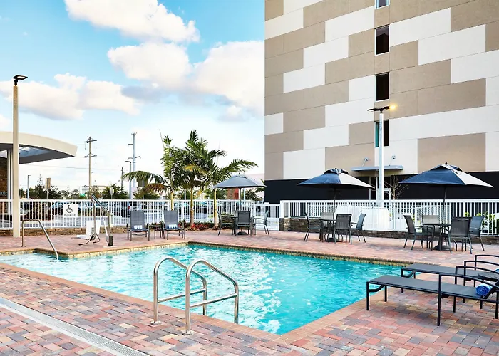Ac Hotel By Marriott Miami Airport West/Doral