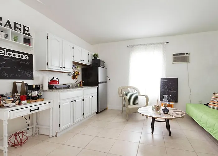 1 Bedroom Apt Near Coconut Grove Miami que aceita animais de estimação