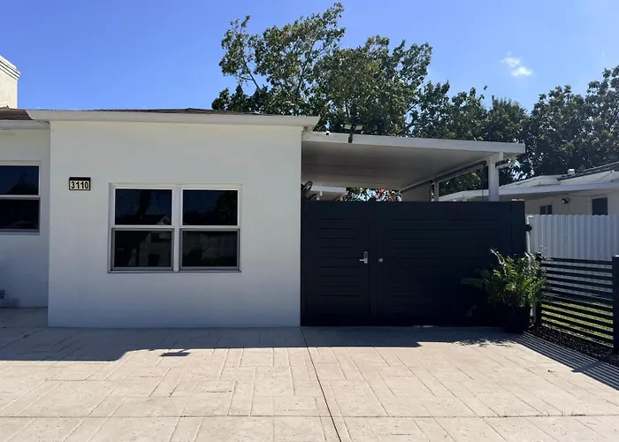 Comfortable Modern Apartment- Central Location.
