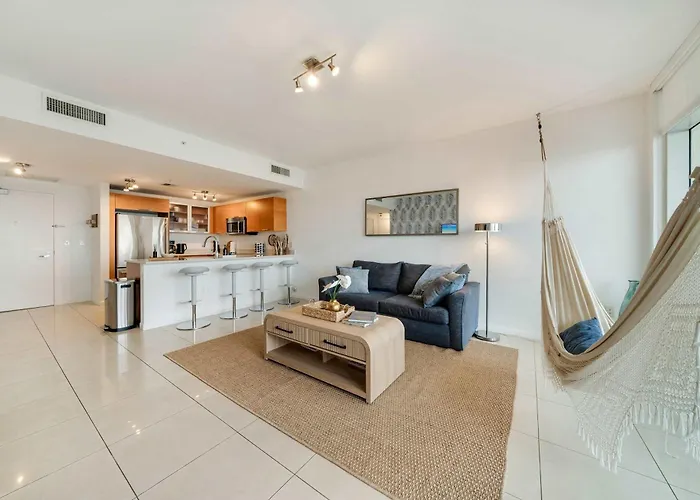 Palm Place Heart Of Miami With Parking Pool And Gym