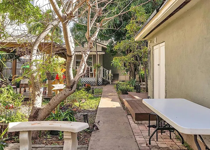 Haustierfreundliches Private Studio Cabin Steps From Calle 8 Miami
